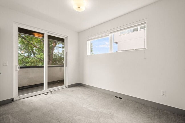 Building Photo - 1573 N King St