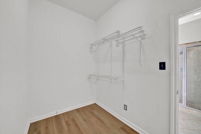 Building Photo - 5395 Kyla Cir