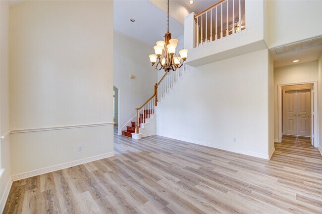Building Photo - 2915 Monet Dr