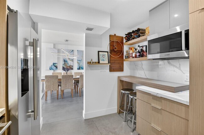 Building Photo - 2780 NE 183rd St