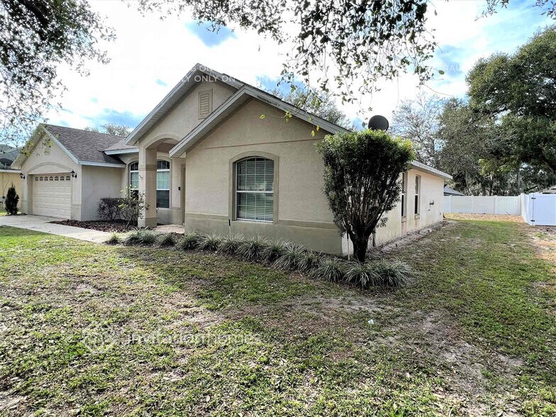 Building Photo - 2008 Meadowside Dr