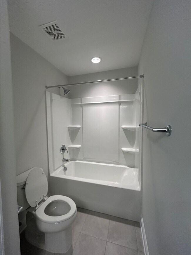 Building Photo - Like NEW Luxury 2-story townhome 2 bedrooms and 2.5 baths + Flex room + 1 car garage in High Point