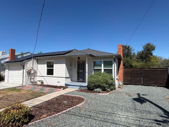Building Photo - 2261 Hickory Dr