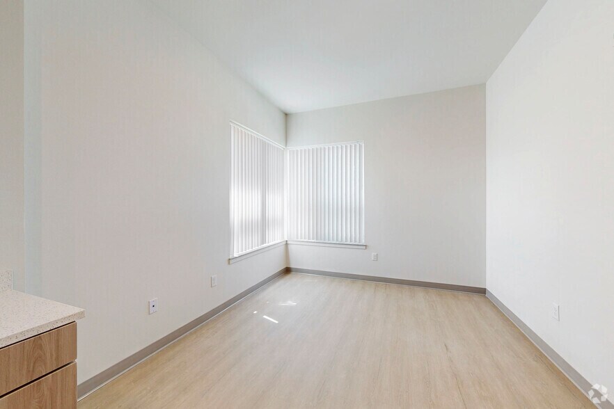 2BR, 1BA - 864SF - Living Room - SP Crossing Apartments