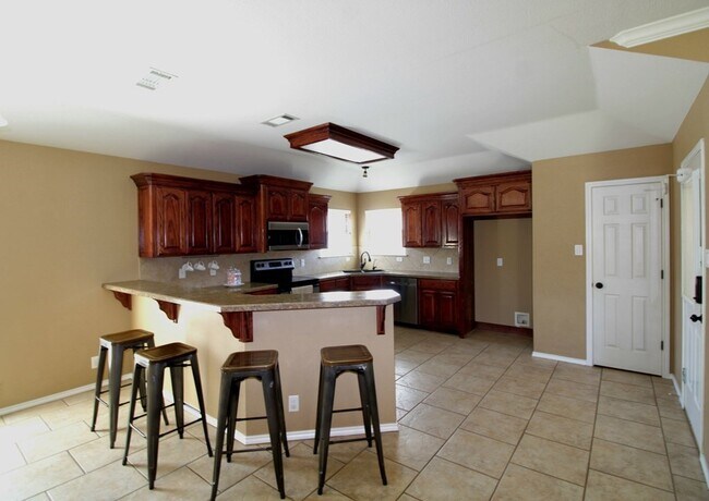 Building Photo - 4900 Rio Grande Ave