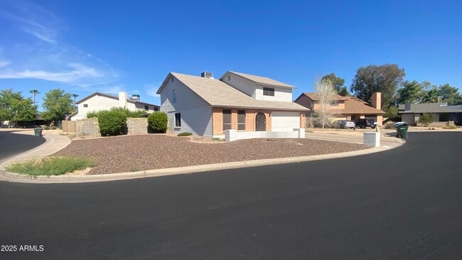 Building Photo - 4930 W Torrey Pines Cir