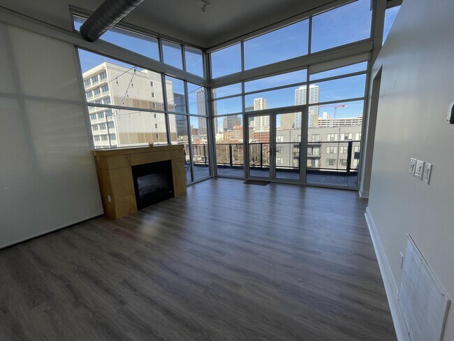 Building Photo - 199 S 5th St