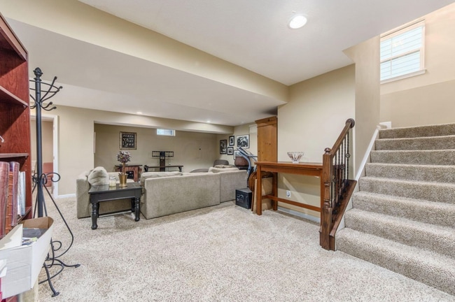 Building Photo - 7916 Avaleen Cir