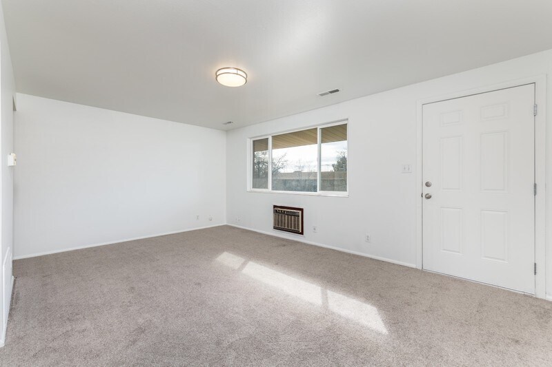 Building Photo - 1069 S 80 E