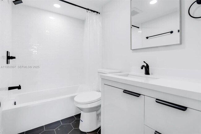 Building Photo - 2801 NE 183rd St