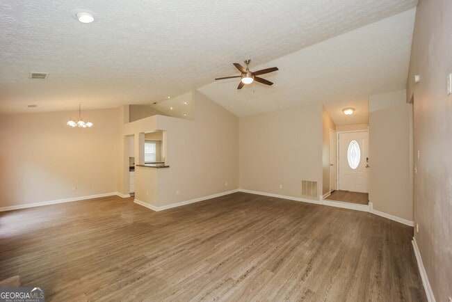 Building Photo - 5818 Mistyview Dr