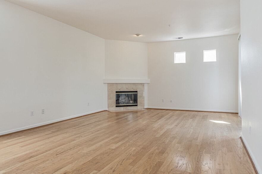 Building Photo - 2561 Park Blvd