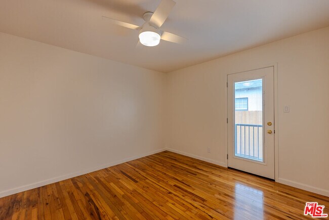 Building Photo - 302 N Maple St