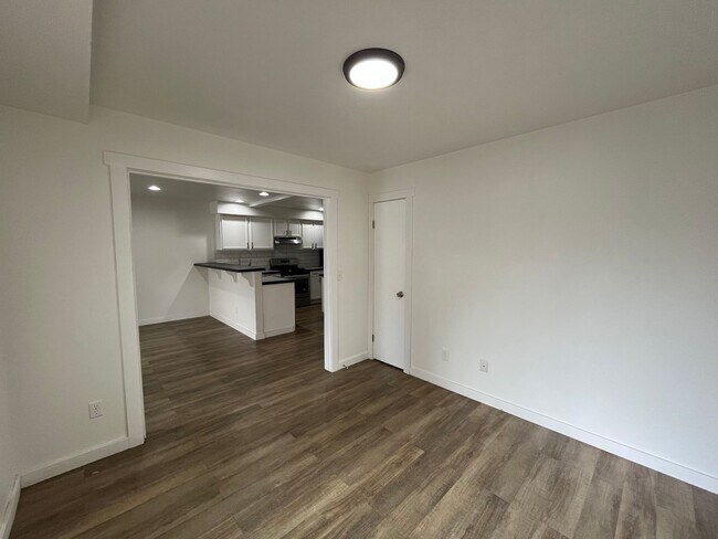 Building Photo - Updated 3 Bedroom Home Near Barkley Village