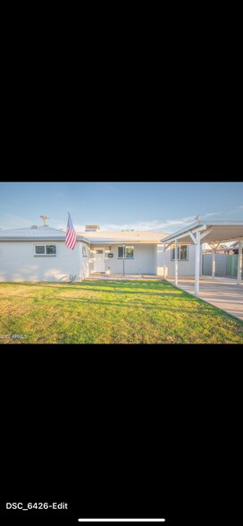 Primary Photo - 2921 W Highland Ave