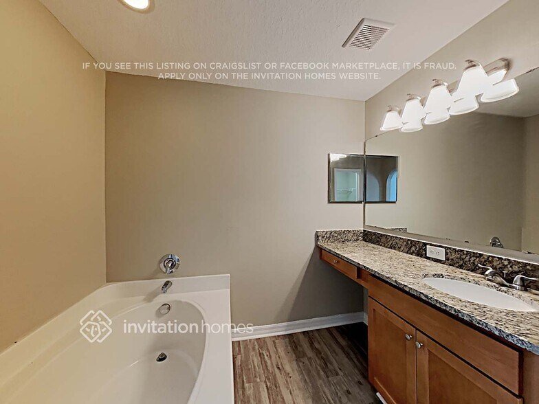 Building Photo - 2128 Valrico Heights Blvd