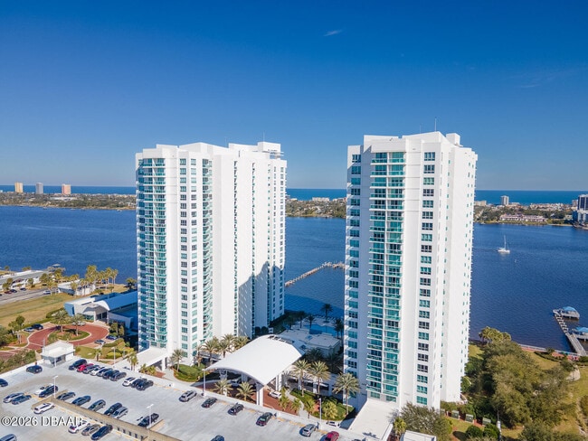 Building Photo - 231 Riverside Dr