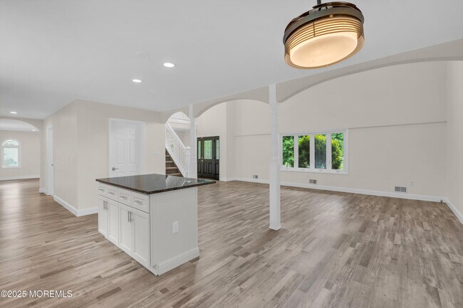 Building Photo - 352 Leesville Rd