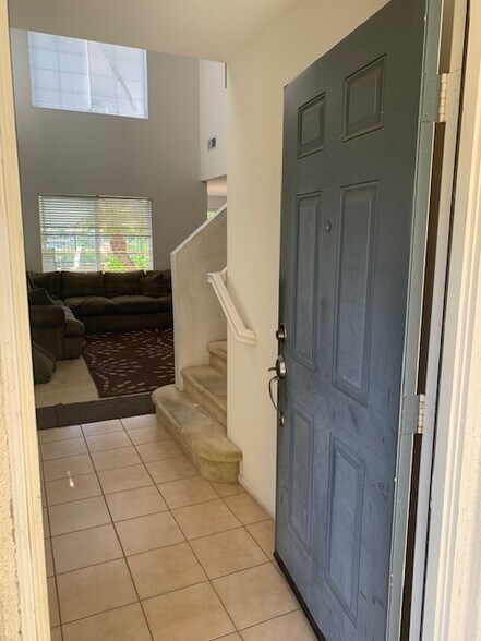 Building Photo - 1615 Carriage Cir