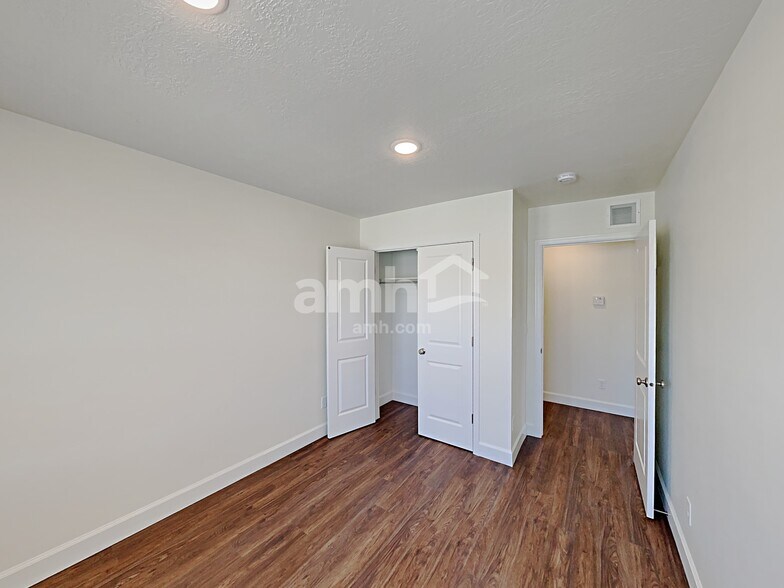 Building Photo - 6092 W South Jordan Pky