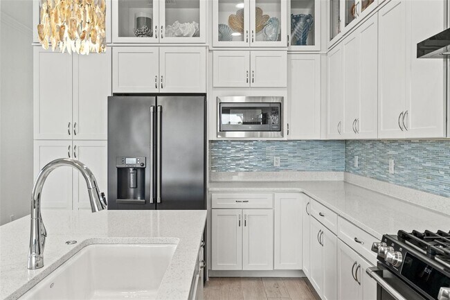 Building Photo - 11715 1st St E