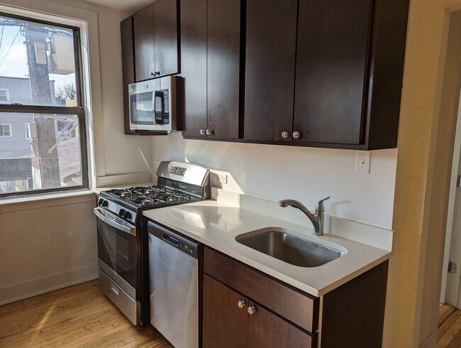 Building Photo - 2334 N Spaulding Ave