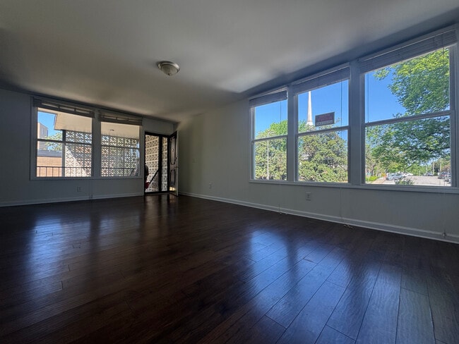 Building Photo - 3831 W End Ave