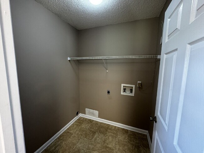 Building Photo - Home for Rent