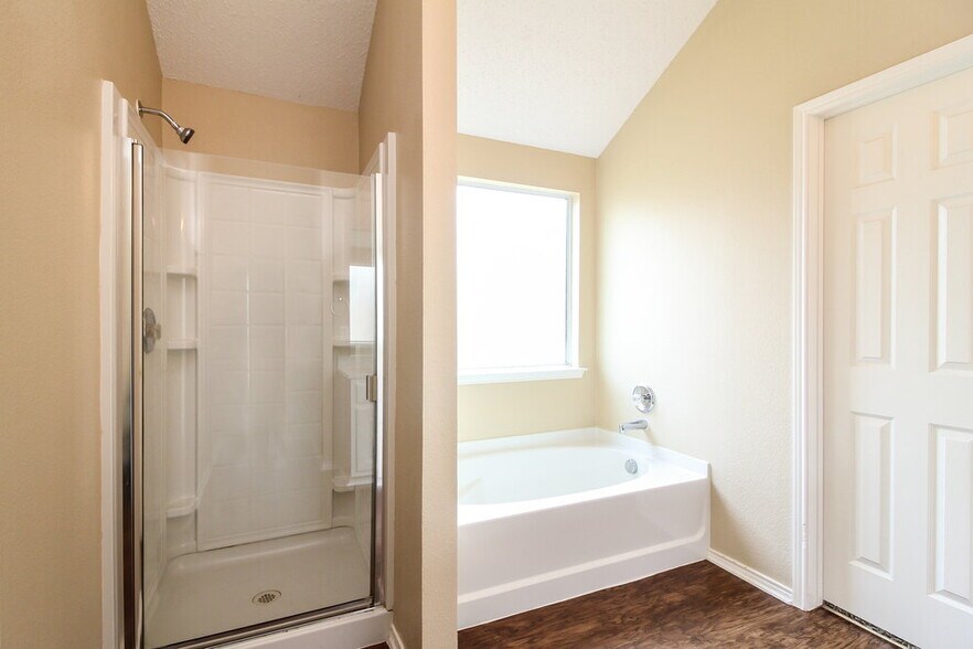 Building Photo - 2024 Northridge Dr