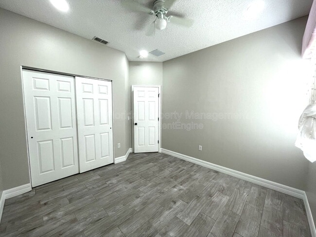 Building Photo - 4032 Meadowlark Dr