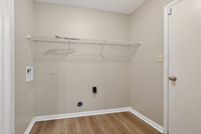 Building Photo - Light-Filled Fishers Home with Fenced Yard