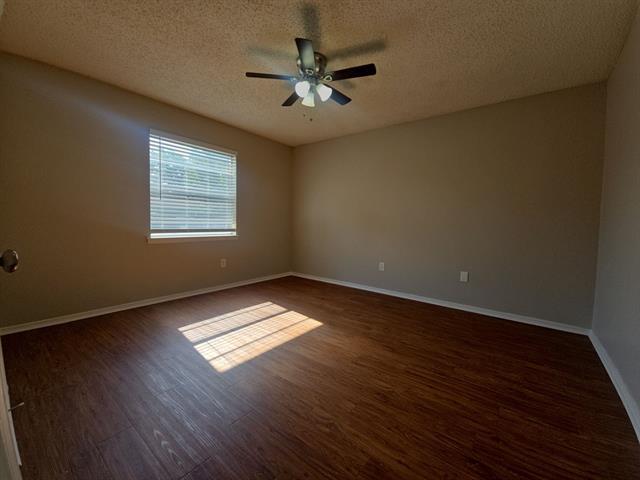 Building Photo - 6620 Lyndale Dr