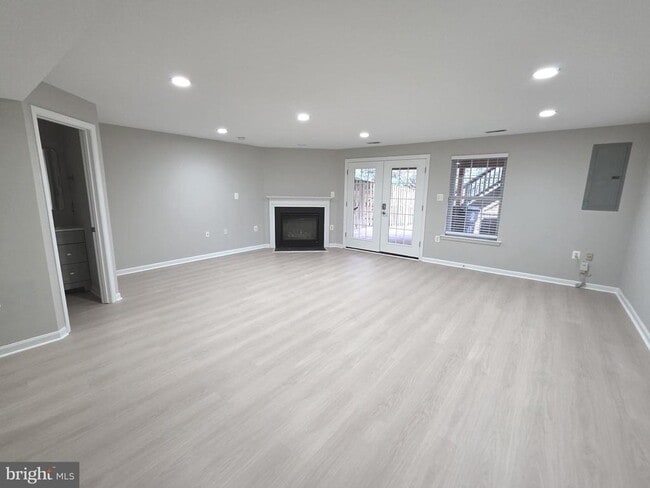 Building Photo - 676 McLeary Square SE