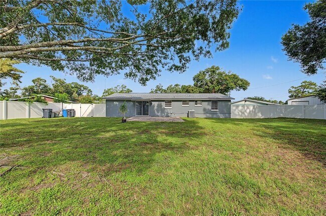 Building Photo - 3106 Acacia St