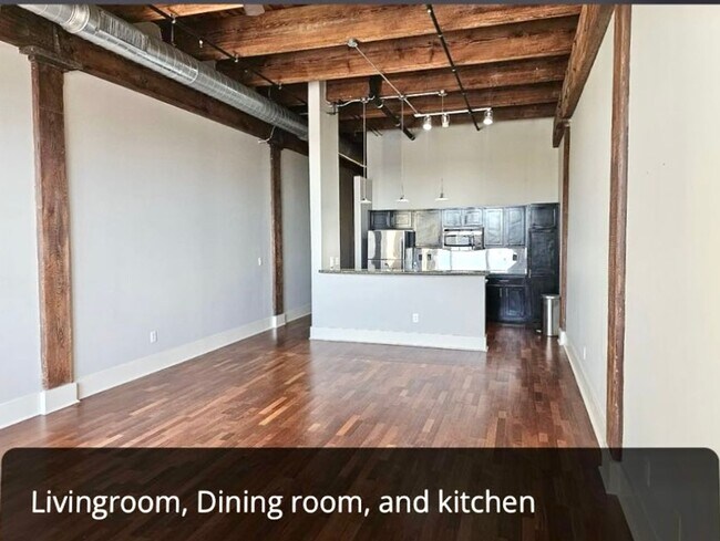 Building Photo - FrontStreet420S