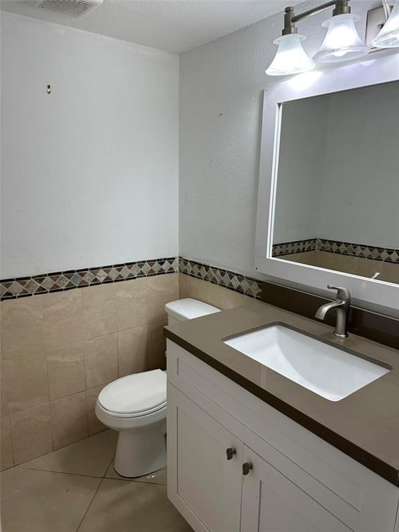Building Photo - 3741 NW 95th Ter