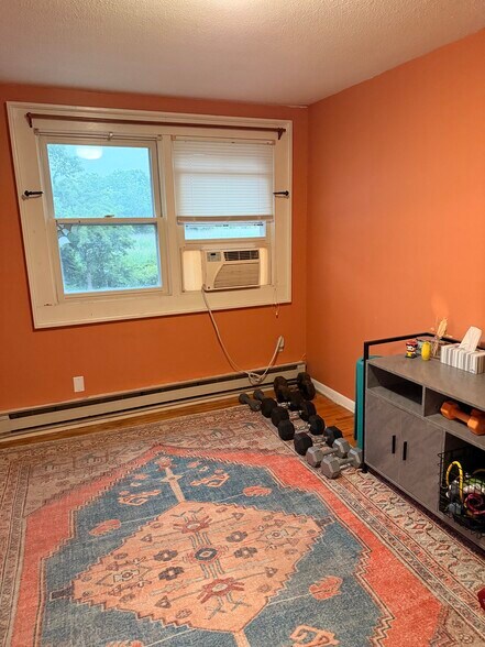 Second Bedroom - 211 E Main St