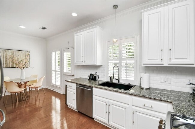 Building Photo - 1739 French Village Dr