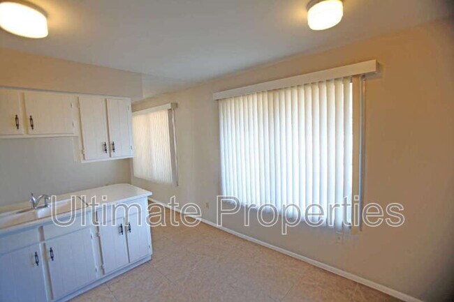 Building Photo - 3832 W Acapulco Ln