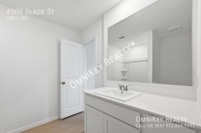 Building Photo - 6509 Glade St