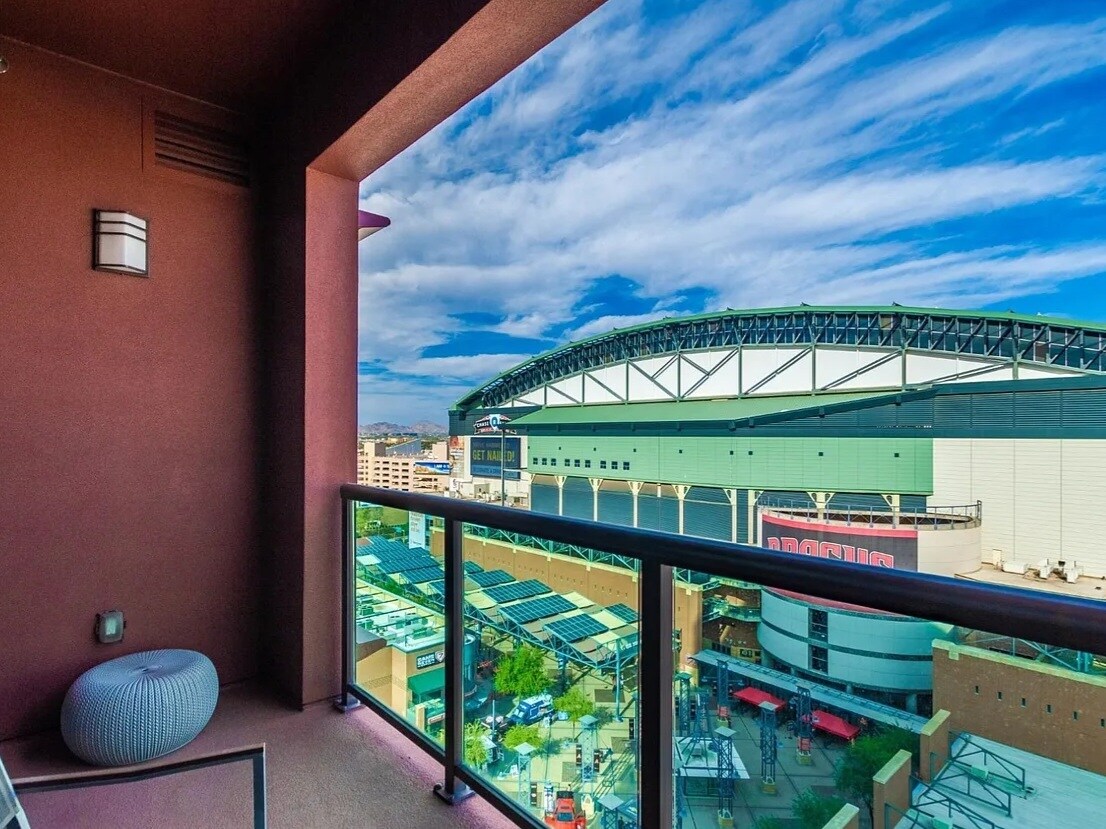 Building Photo - 310 S 4th St