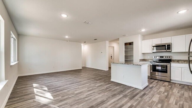 Building Photo - 2035 Clay St
