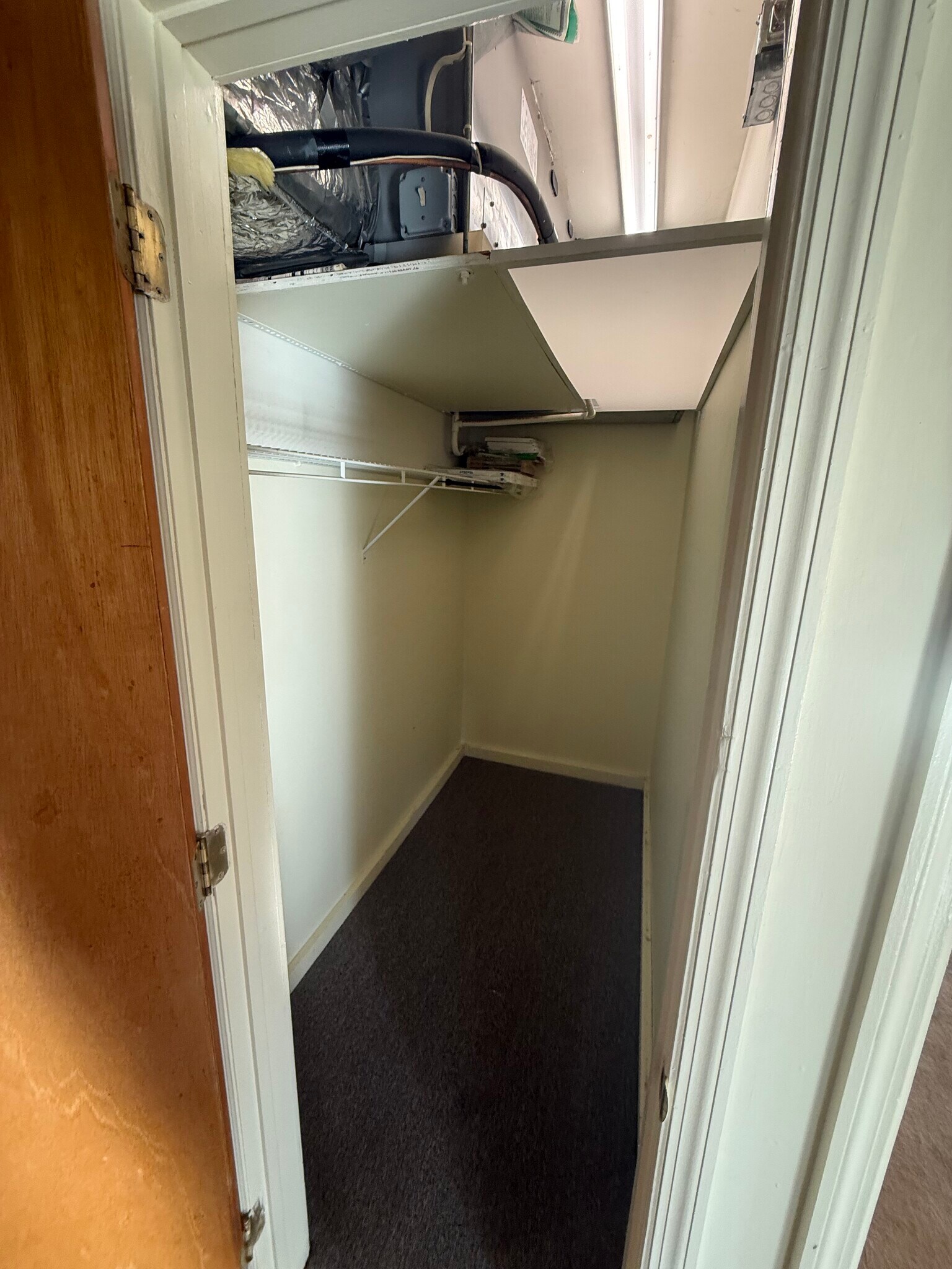 Hallway ClosetDi - 740 W Nyack Rd