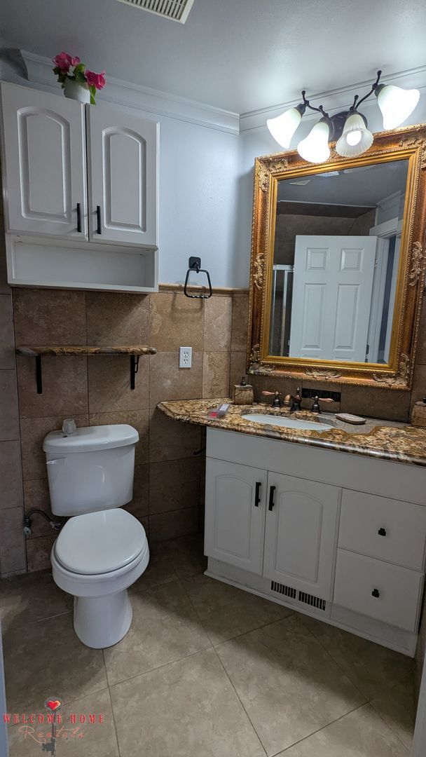 Building Photo - 4520 S Thompson Ave