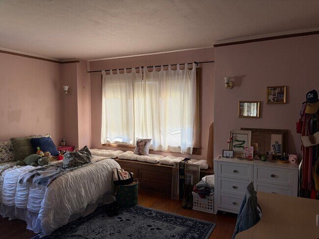 Building Photo - 2615 Parker St