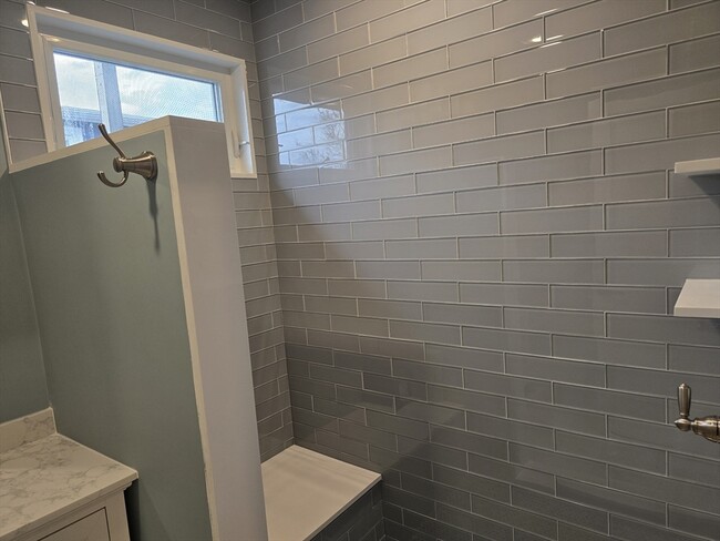 Building Photo - 29 Appleton St