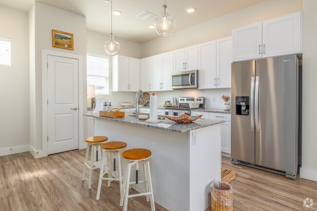3BR, 2BA - Kitchen