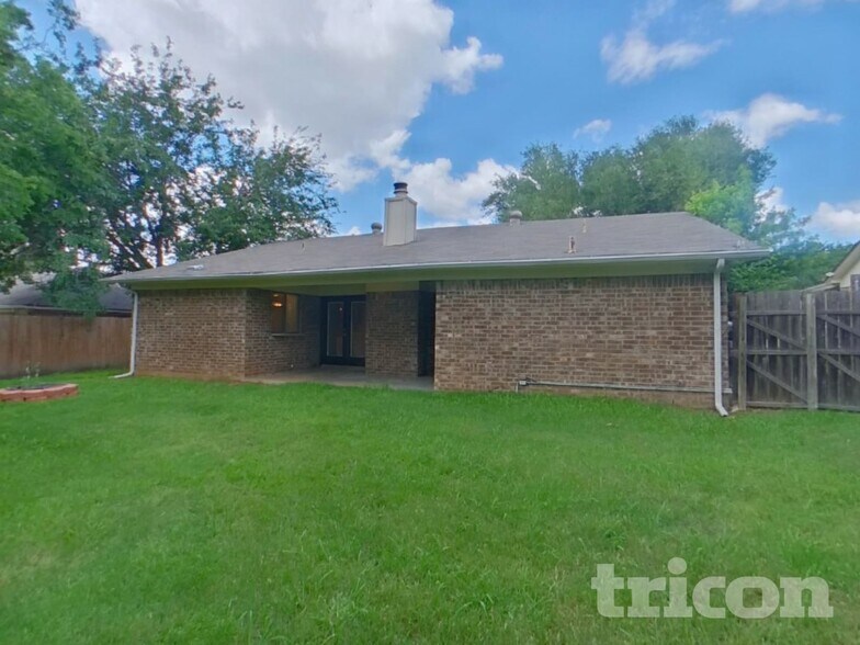 Building Photo - 6408 Alta Vista Dr