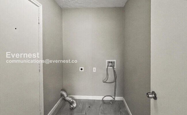 Building Photo - 4034 Cypressdale Dr