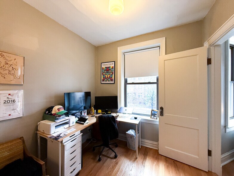 Building Photo - 3008 W George St